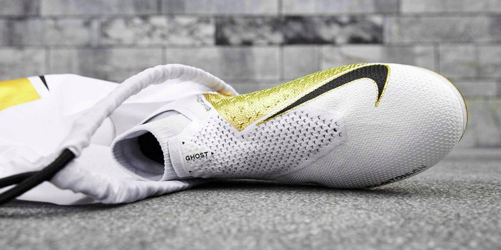 Nike PhantomVSN Gold, Cuma Ada 1000 Di Dunia